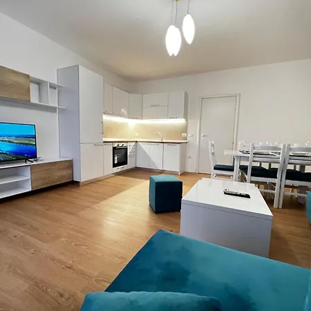 Sea View-palm Trees Apartment *
