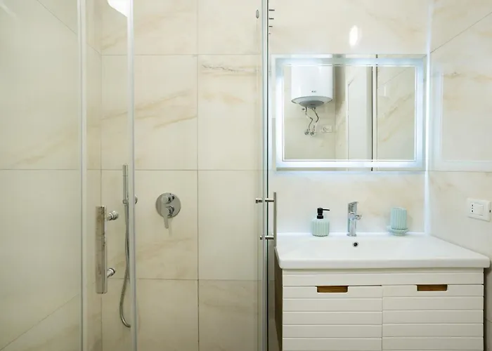 Sea View-palm Trees * Durrës