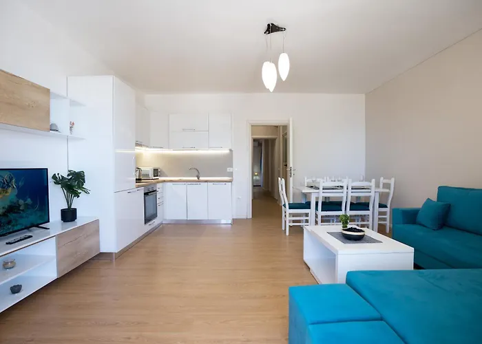 Sea View-palm Trees * Durrës